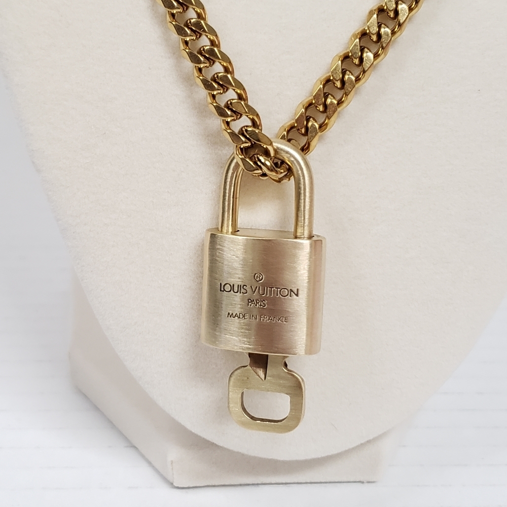 Authentic Louis Vuitton Gold Padlock W/unbranded Cuban Style Stainless Chain - Picture 3 of 15